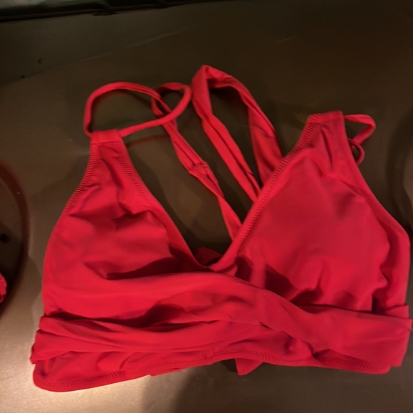 Red bikini - Picture 2 of 6